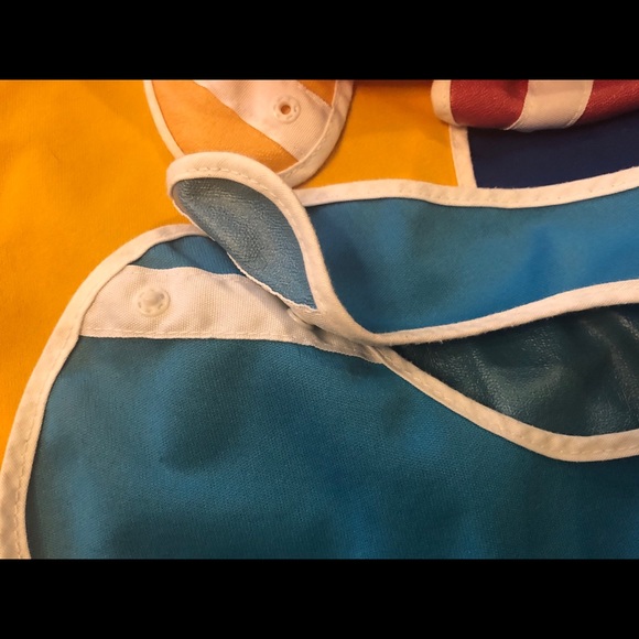 9 Large toddler waterproof bibs. - Picture 4 of 4